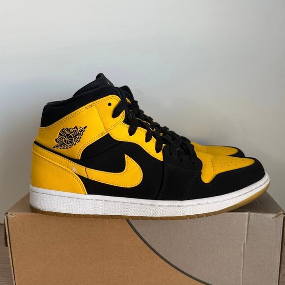 Nike Air Jordan 1 Retro Mid \'New Love\' Men Sneakers - SZ 11 main image 9